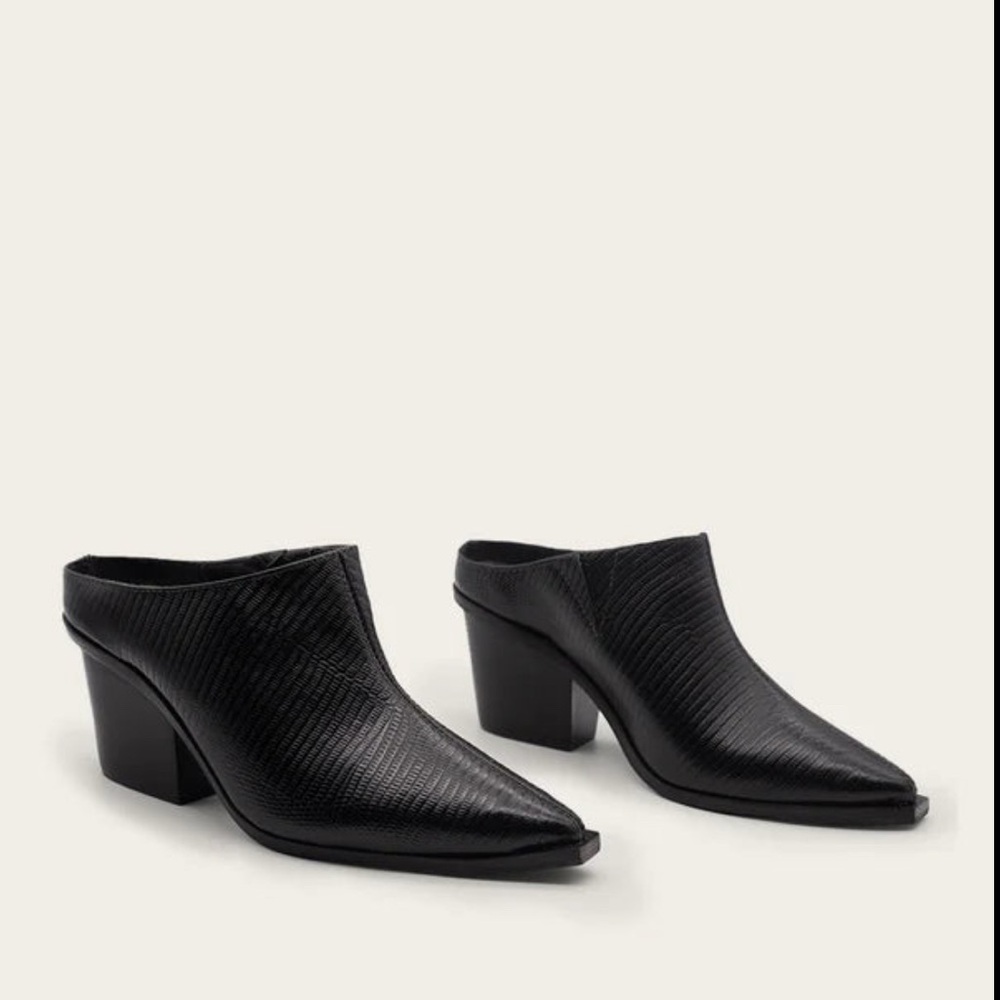 NWT Kaanas Atria Textured Mules